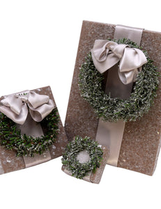 Square 1.75" x 1.75" Ring Box with Pine Wreath - Mocha