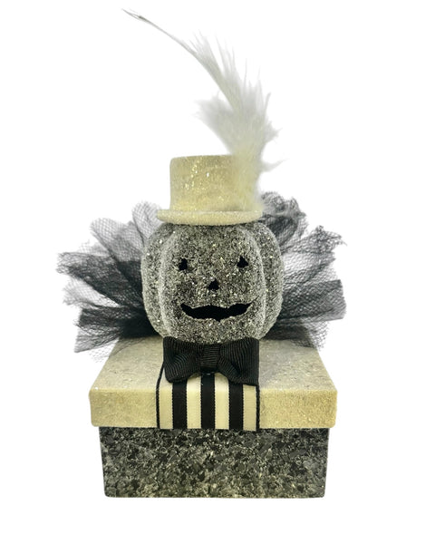 Jack-o-lantern Treat Box - Black & Cream